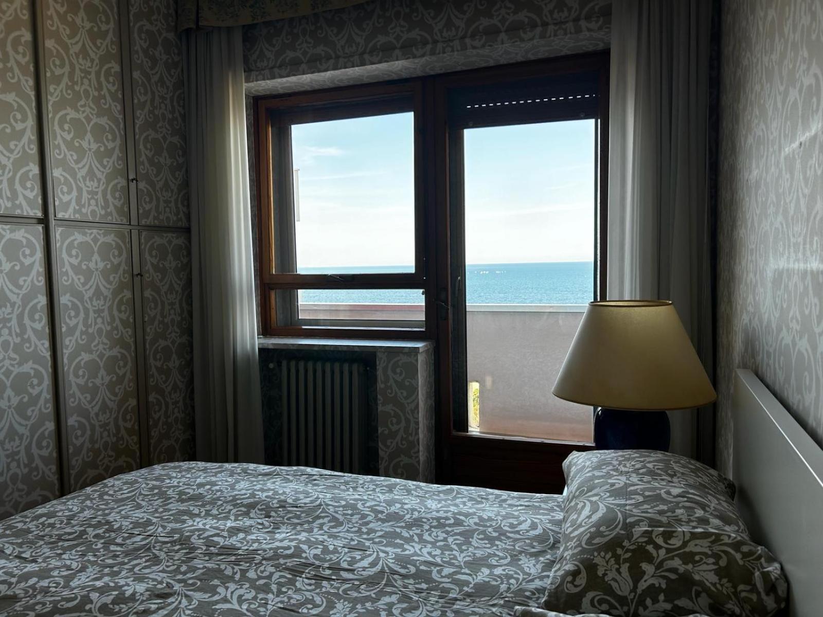 Front Beach Apartment - 3 Bedrooms Bari Ngoại thất bức ảnh