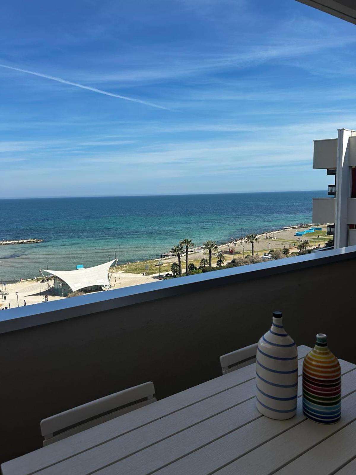 Front Beach Apartment - 3 Bedrooms Bari Ngoại thất bức ảnh